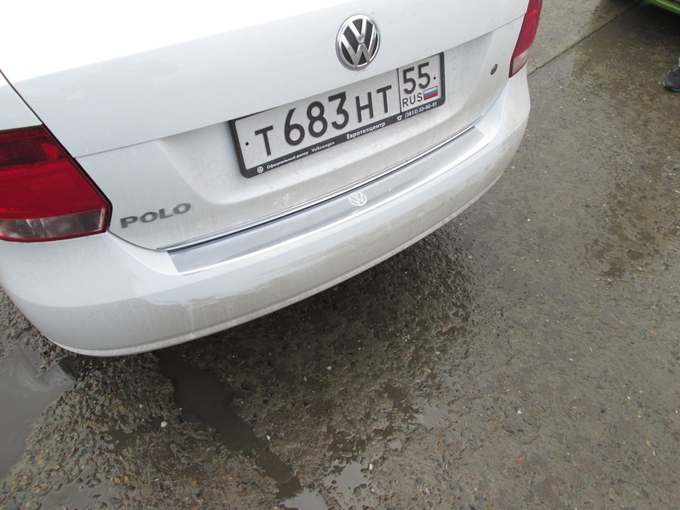 Наклейки на пороги — Volkswagen Polo Sedan, 1,6 л, 2015 года | стайлинг ...