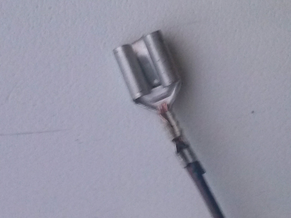 Вот с одним проводом — Audi 100 (C3)