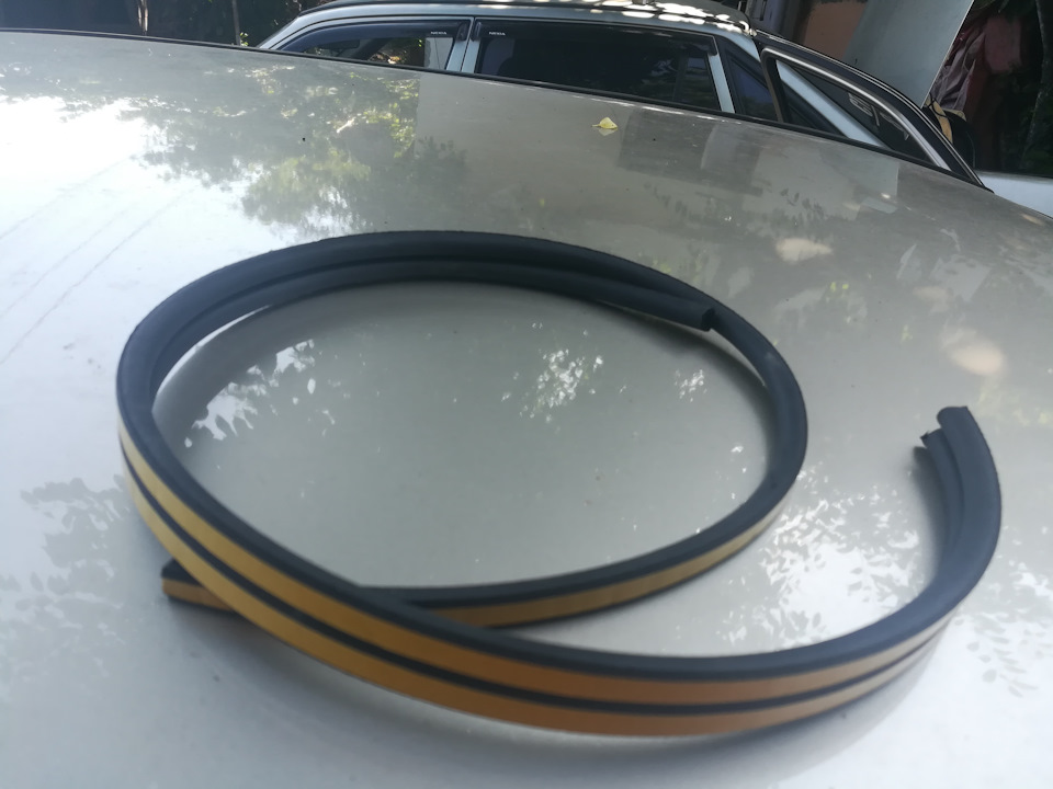 Купила такой уплотнитель для дверей 1 метр за 35 рублей, проклеили заслонку — Daewoo Nexia (2G)