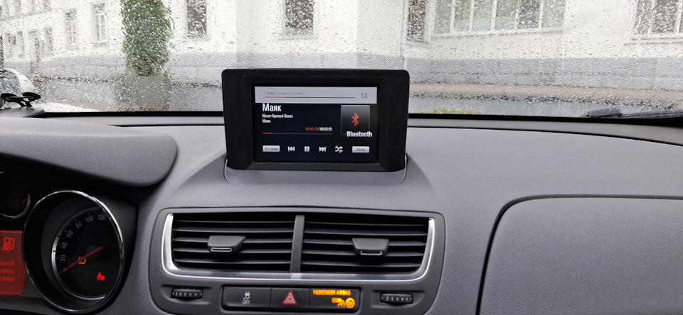 В авто — Opel Mokka (1G)