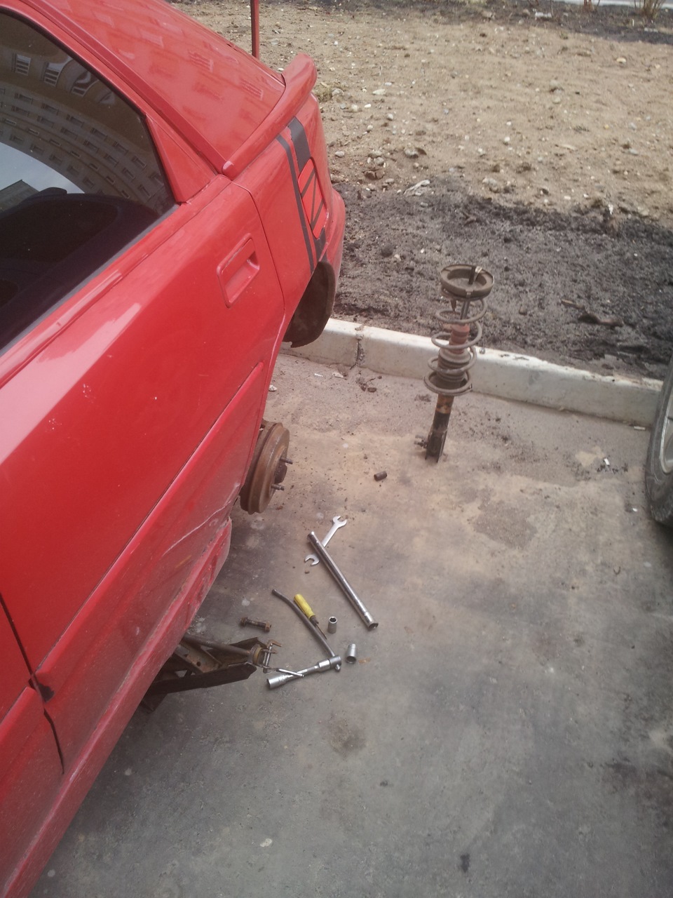 Замена задней опоры — Mazda 323 IV, 1,8 л, 1990 года | своими руками ...