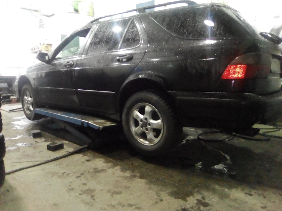 Балоны! Достались с машиной. Зато новье, шипы все на месте. Да и повыше чуть. — Saab 9-5 (1G)