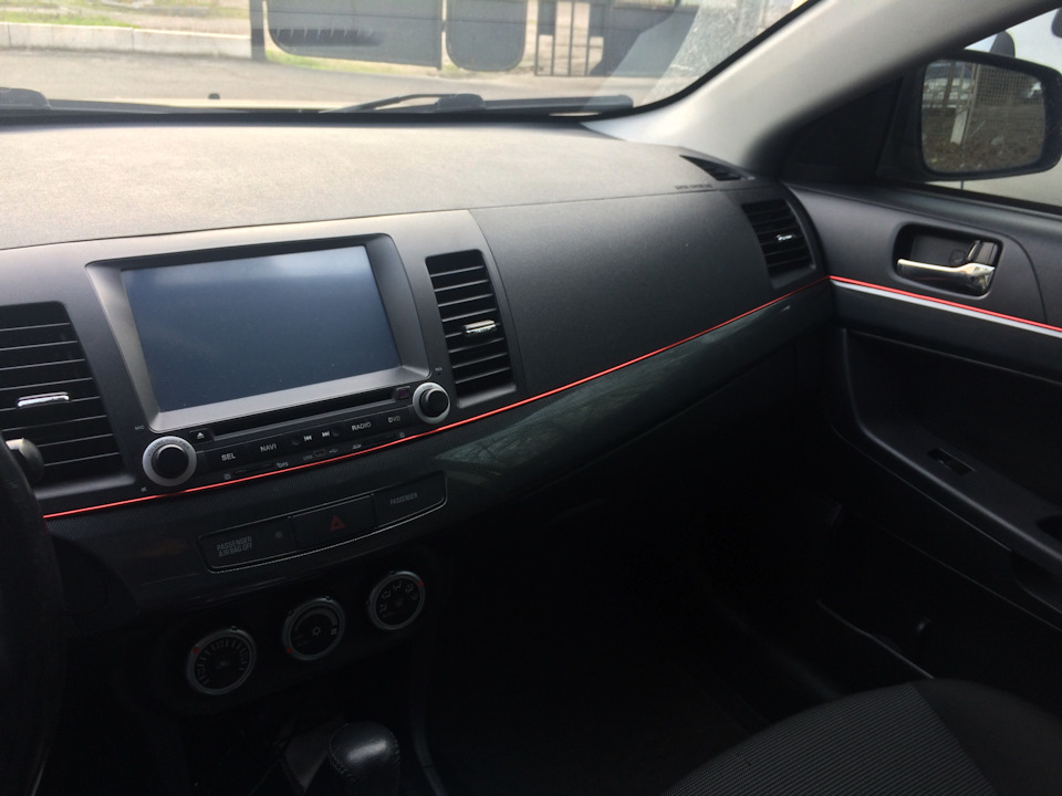 Разбавил серость японского салона — Mitsubishi Lancer Sportback, 1,8 л ...