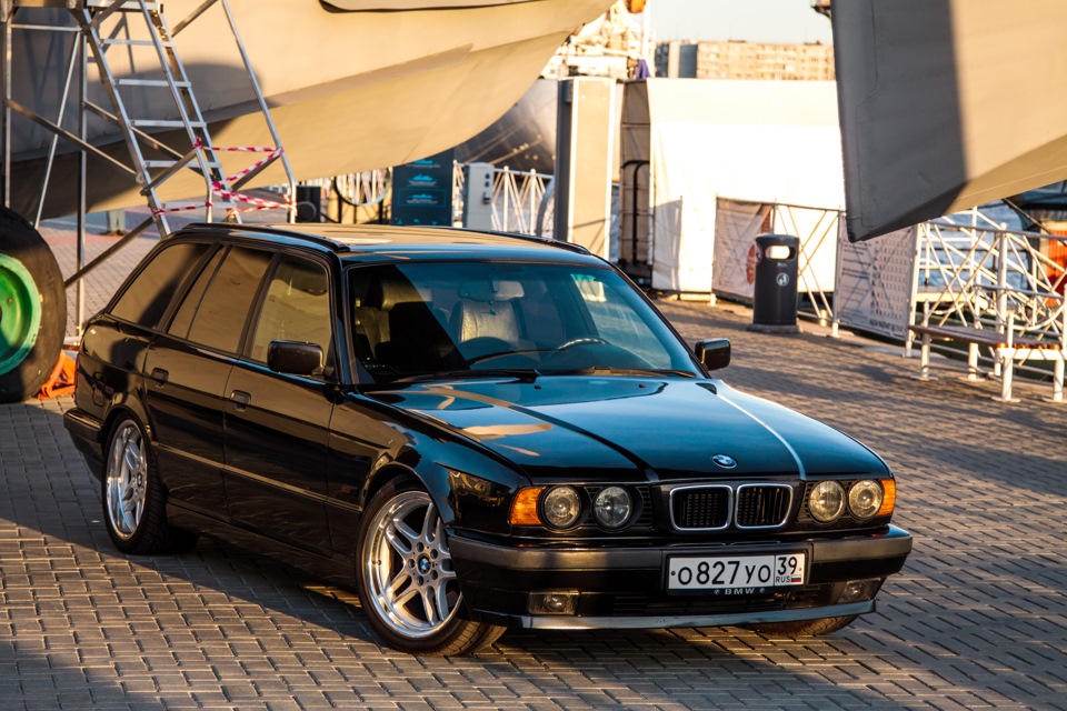 BMW e34 autumn