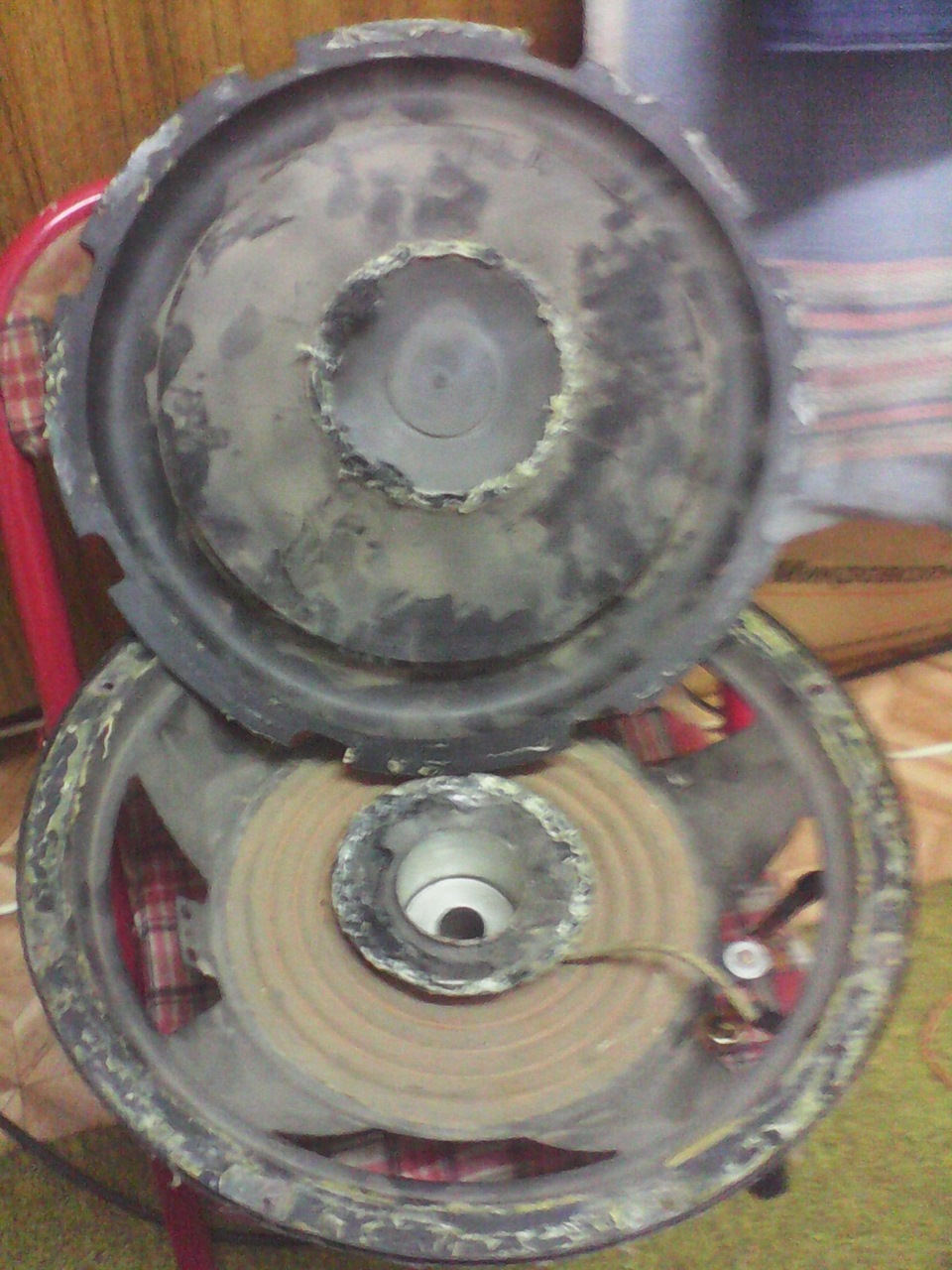 Ремонт динамика 5 элемент на саб.димамику уже семь лет второй раз делаю ...