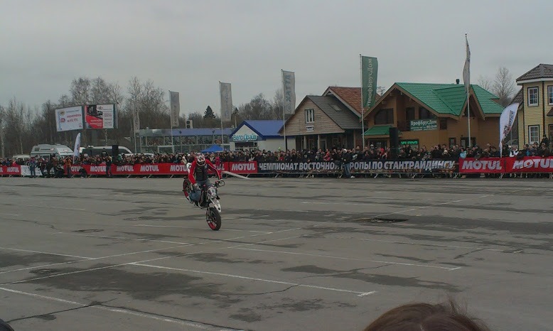 Фото в бортжурнале Honda Civic Hatchback (7G)