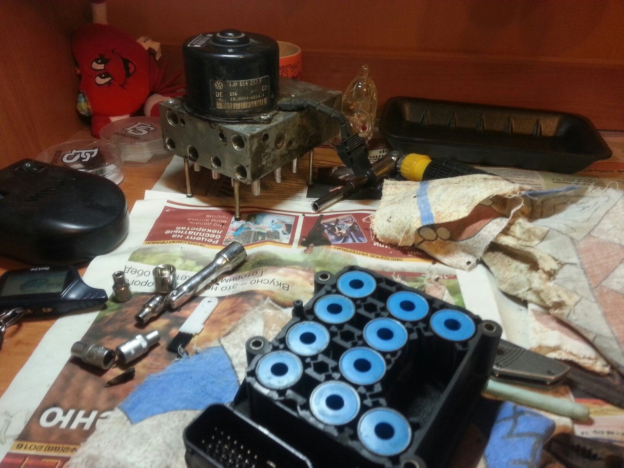 Пропаять блок abs bmw e39. Как починить абс. Ремонт абс е65. Как починить абс. Как починить абс.