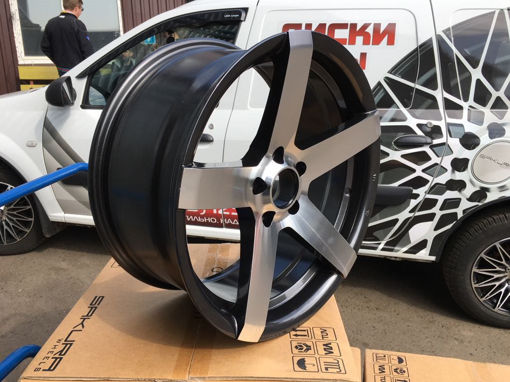 Новые диски 5 150 r18 sakura wheels белые фото