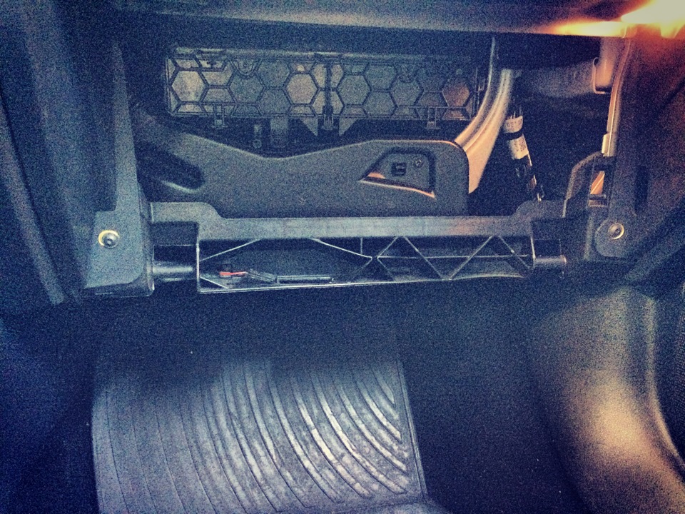 LEDолизация подстветки ног! — Skoda Octavia A7 Mk3, 1,4 л, 2013 года ...