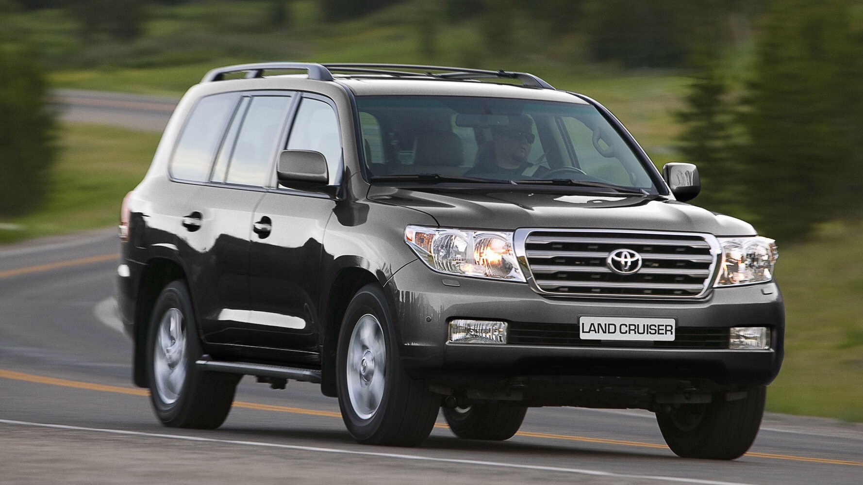 Внедорожник Toyota Land Cruiser 200