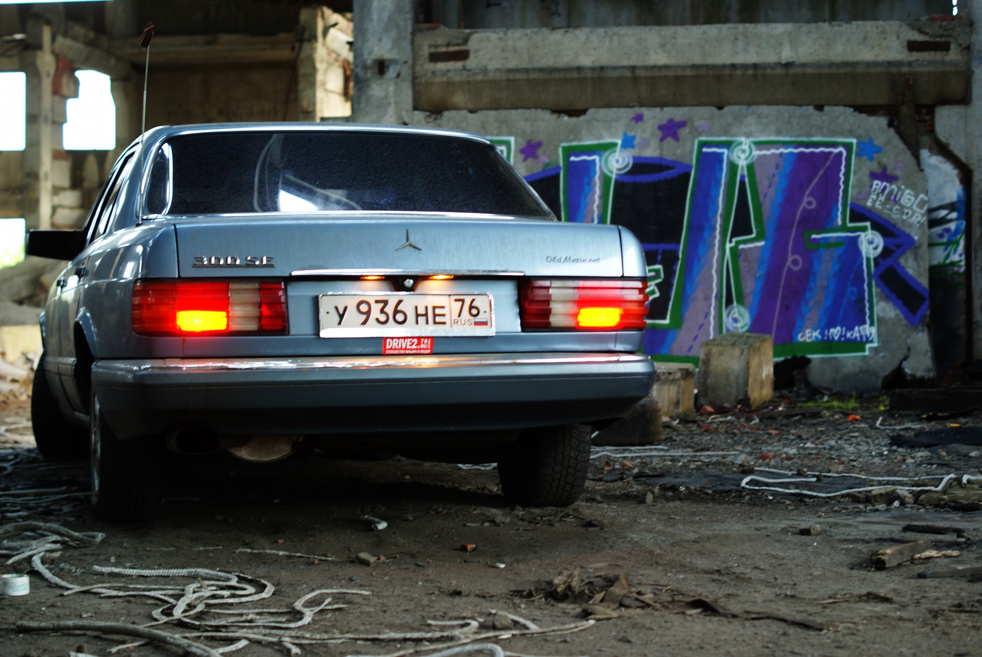 фотосет на развалинах…=) — Mercedes-Benz S-Class (W126), 3 л, 1988 года |  фотография | DRIVE2