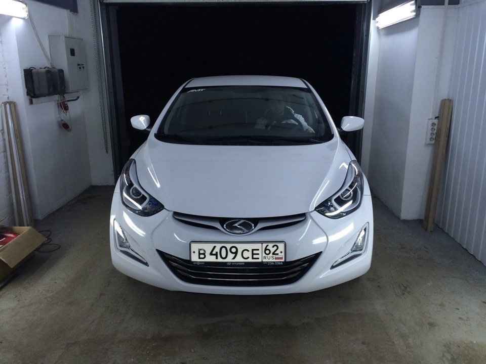 Фары элантра мд. Hyundai Elantra 5 фара. ДХО Элантра 5. Фара Хендай Элантра 2012. Elantra MD фары.