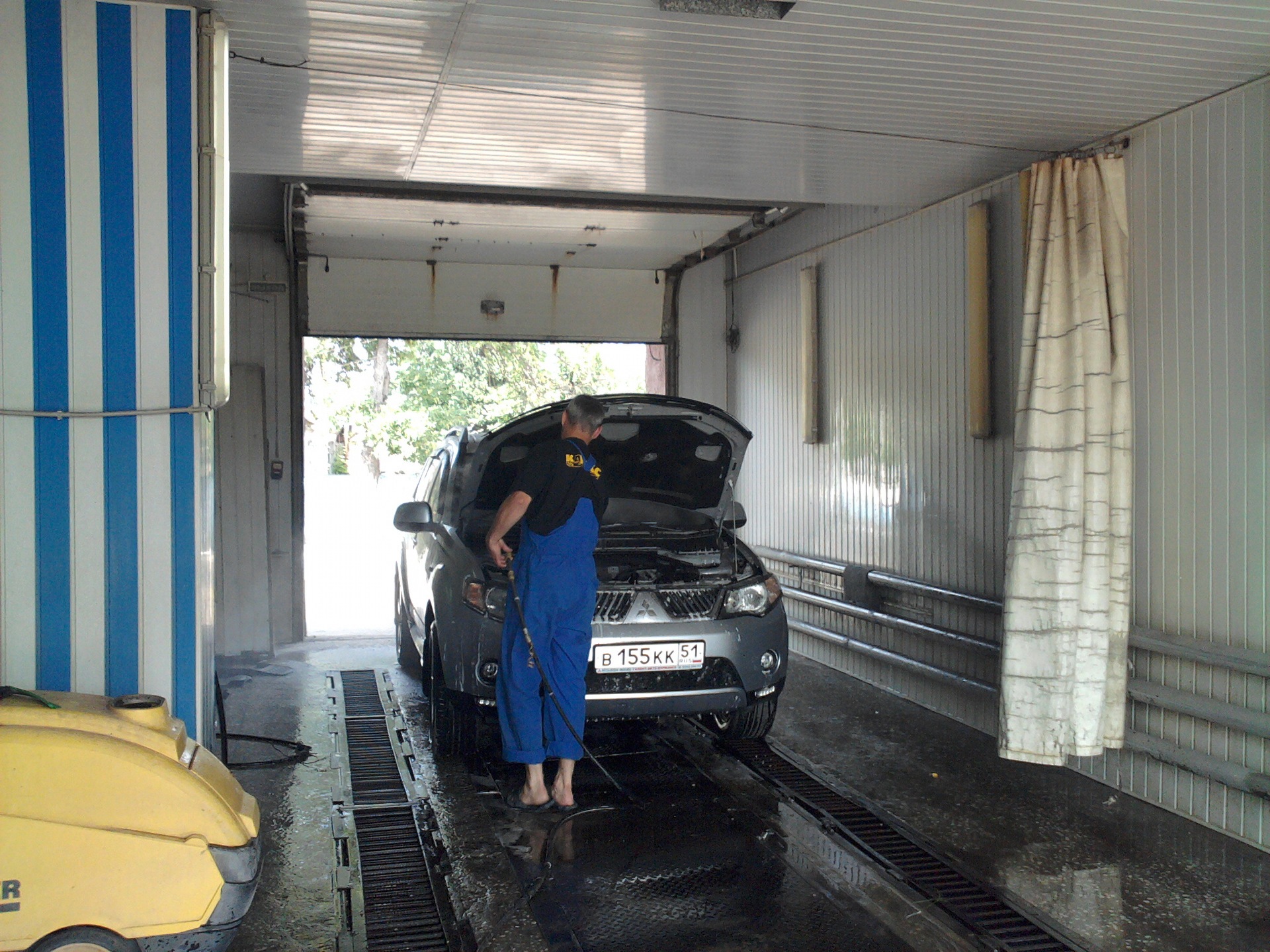 Помывка паром двигателя… — Mitsubishi Outlander XL, 2,4 л, 2008 года ...