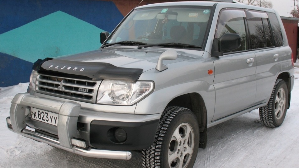 Дром забайкальском крае. Pajero io японский рынок. Mitsubishi Pajero io 2000 года передний бампер в Армению. Мицубиси Паджеро ио с левым рулем из Японии. Митсубиси Паджеро ио Джедай 1993 год фото.