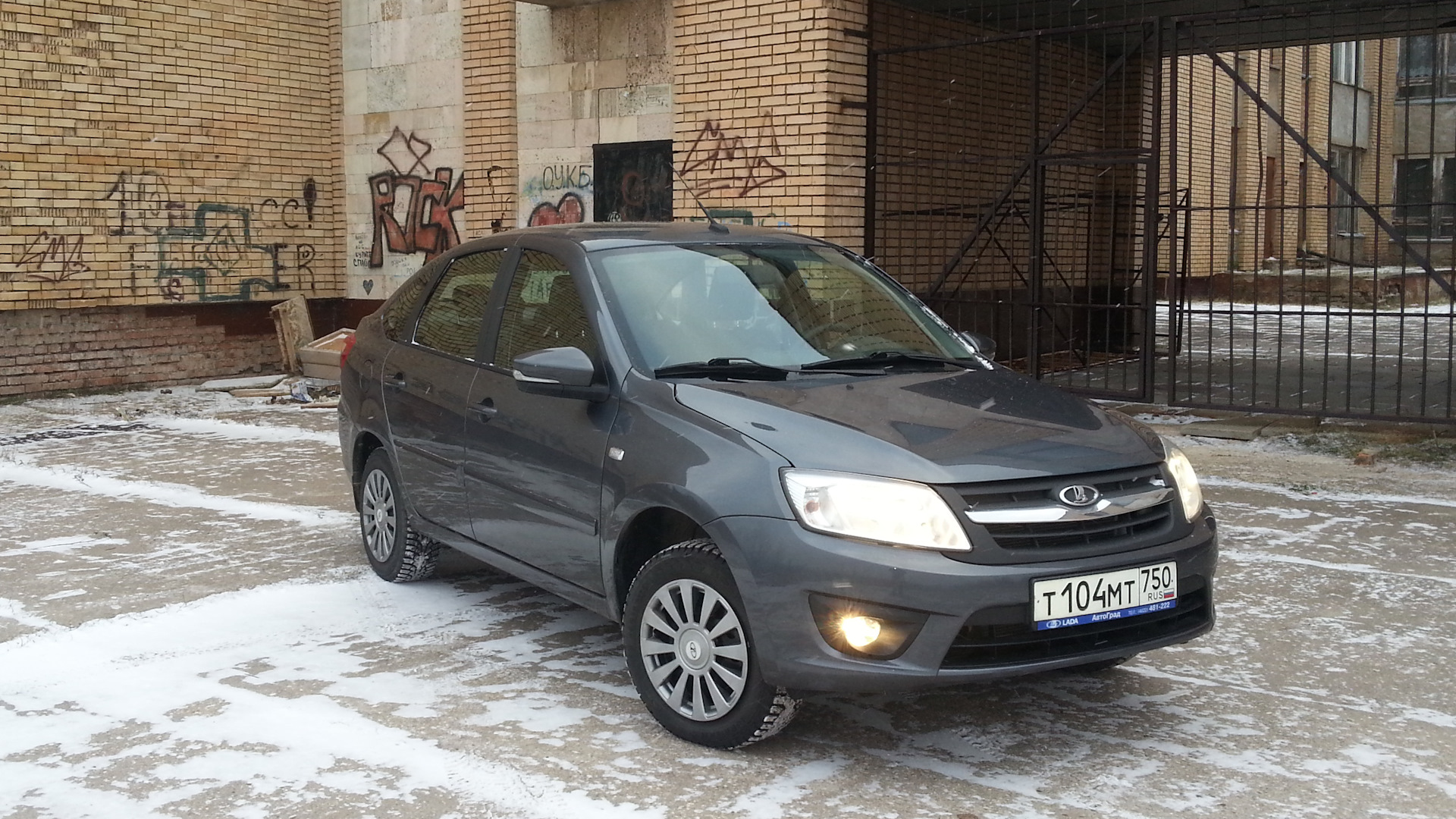 Lada Гранта лифтбек 1.6 бензиновый 2015 | SE MT на DRIVE2