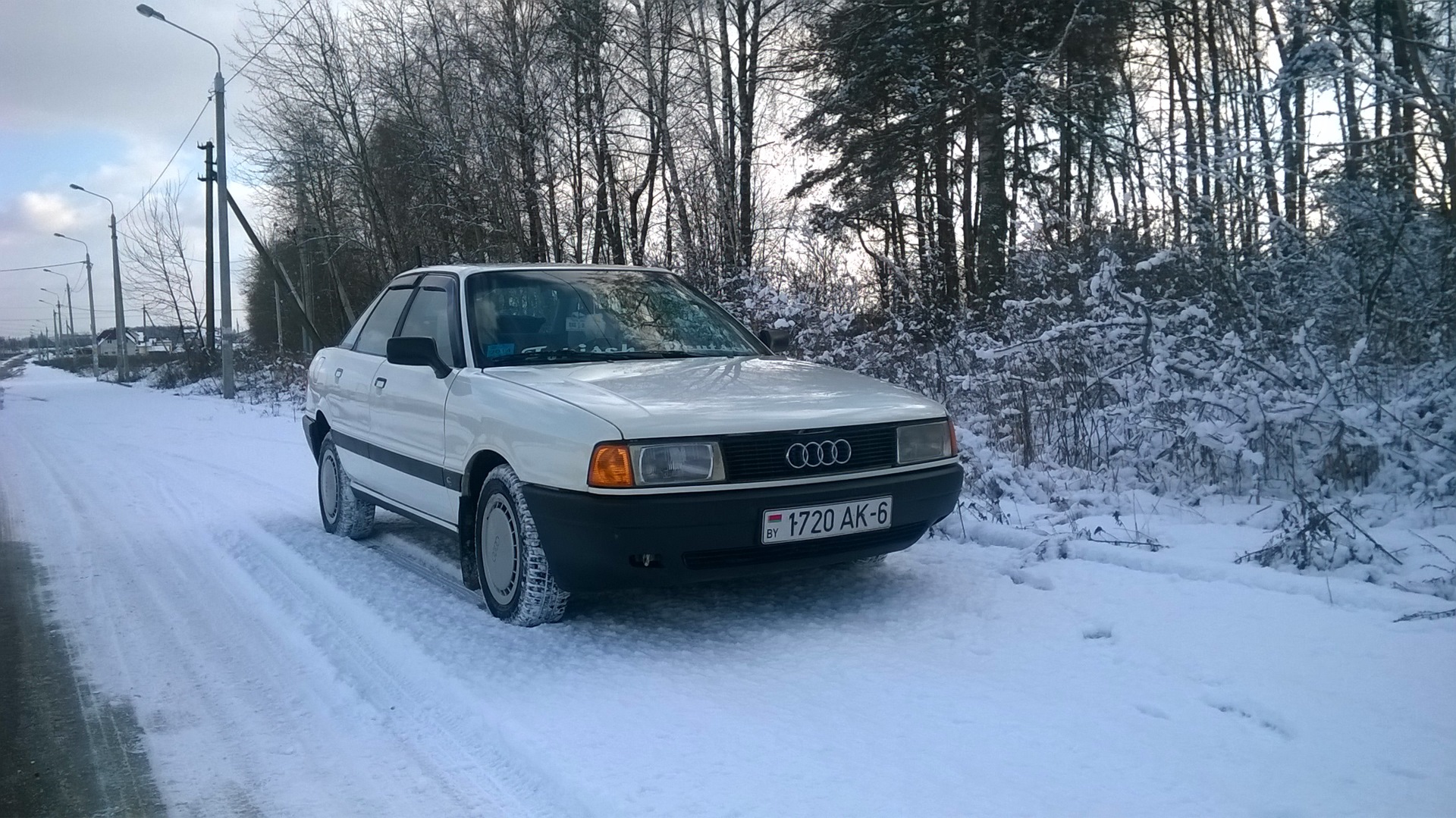 Бел 80. Ауди 80 Нептун. Ауди 80 зимой ночью. Ауди 80 грязная. Audi 80 в снегу.