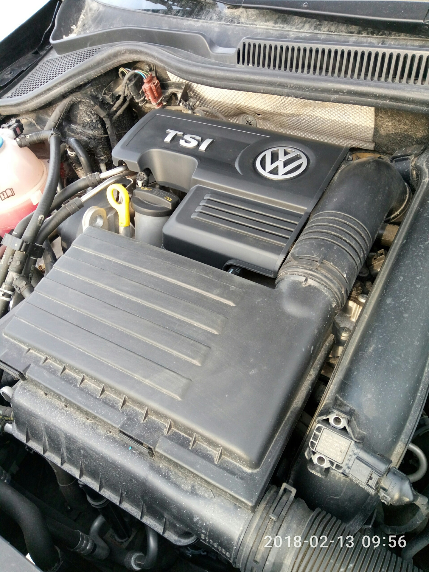 Декоративная крышка на двигатель 1.4.tsi — Volkswagen Polo Sedan, 1,4 л ...