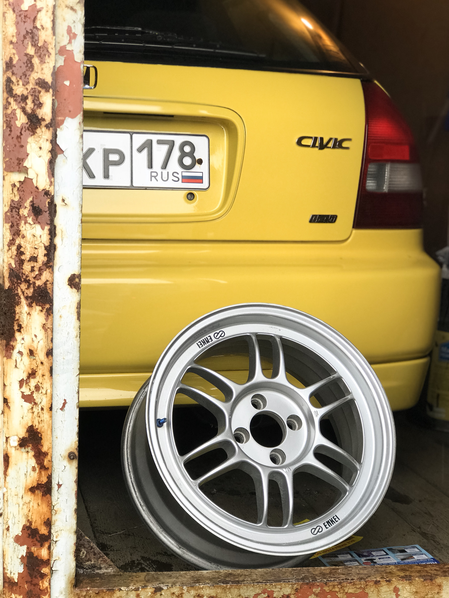 Enkei RPF1 16x7J ET35 пара #1 — Honda Civic Hatchback (6G), 1,4 л, 2000 ...