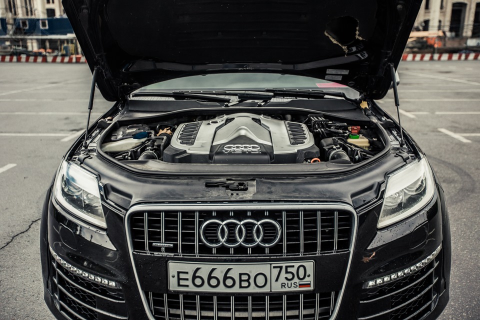 Дизельные audi. Audi v12. Audi v12 дизель. Audi q7 v12. Ауди q7 w12 дизель.