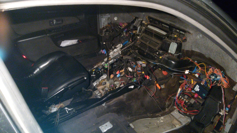 Страсти… — Audi A8 (D2)