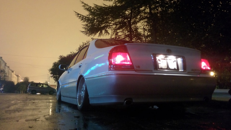 Toyota Crown Majesta s170 JDM