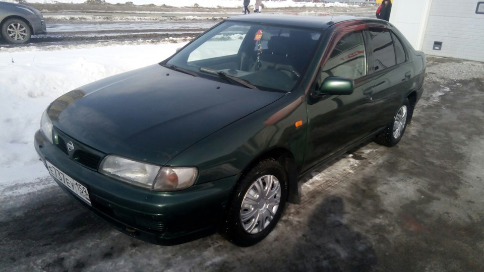 Подлокотник — Nissan Almera I (N15), 1,6 л, 1997 года | тюнинг | DRIVE2