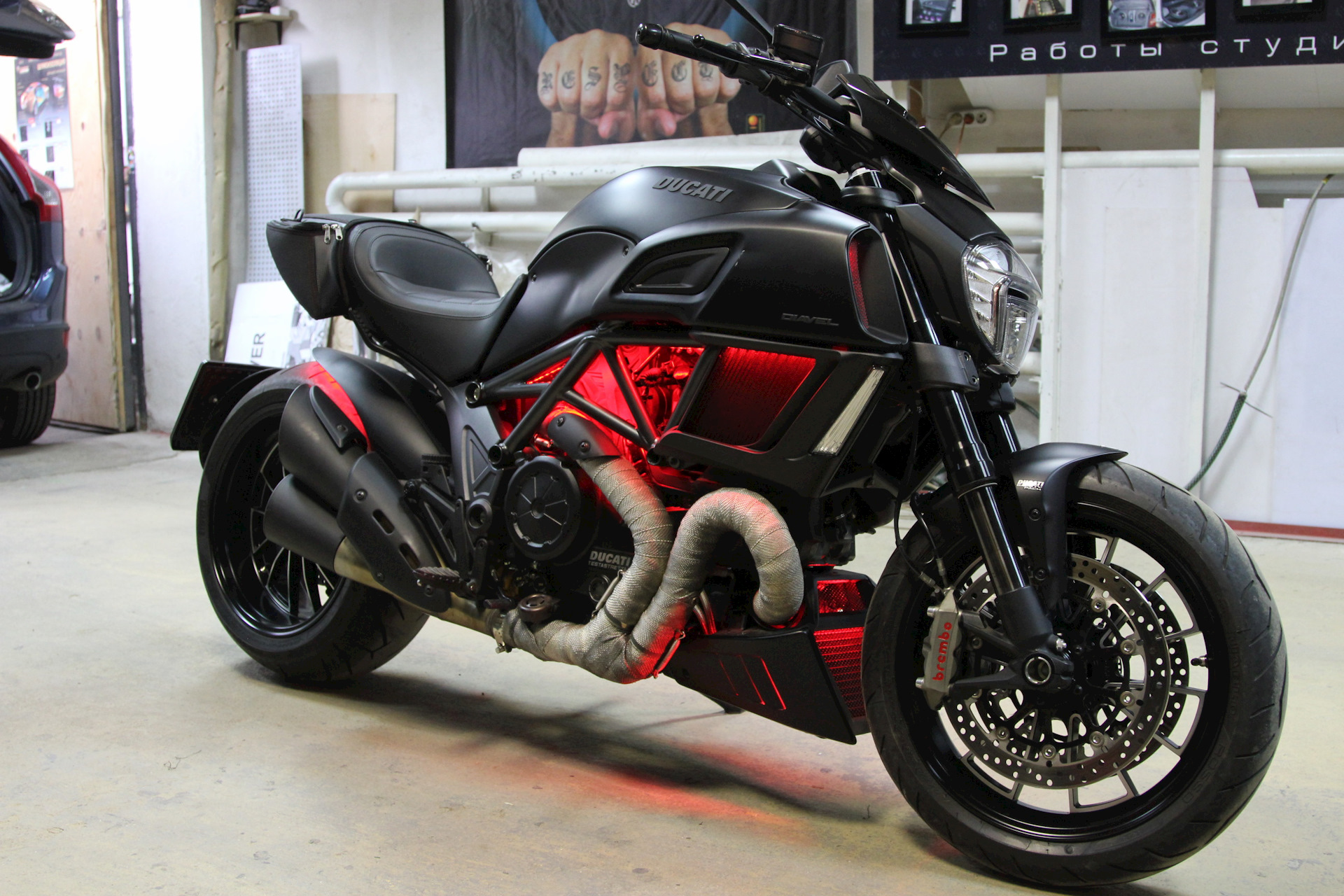 Ducati Diavel Red frame