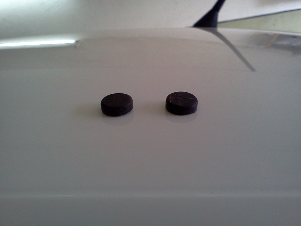 Резиновые таблеточки — Volkswagen Polo Sedan