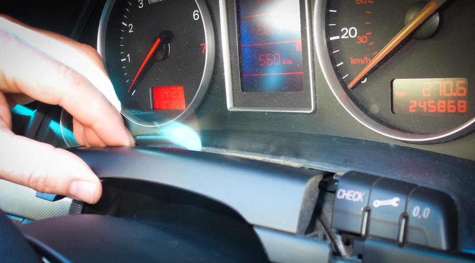 Ауди а4 б6 как снять приборную панель Замена шкал в панели приборов - Audi A4 (B6), 1,8 л, 2004 года аксессуары DRIVE2