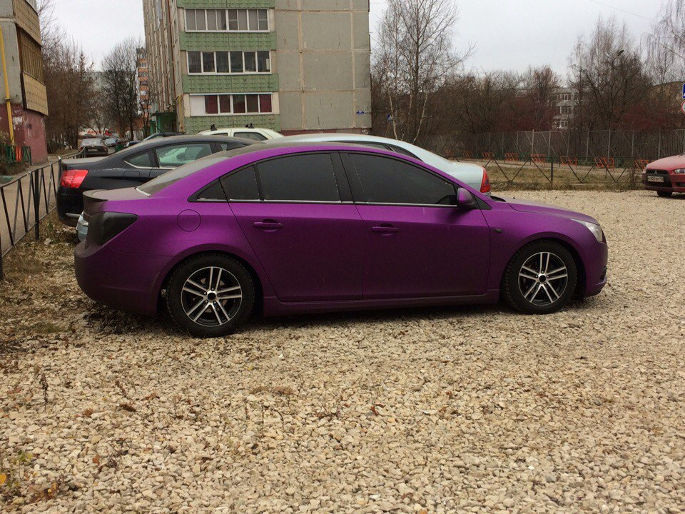 фиолетовый chevrolet cruze