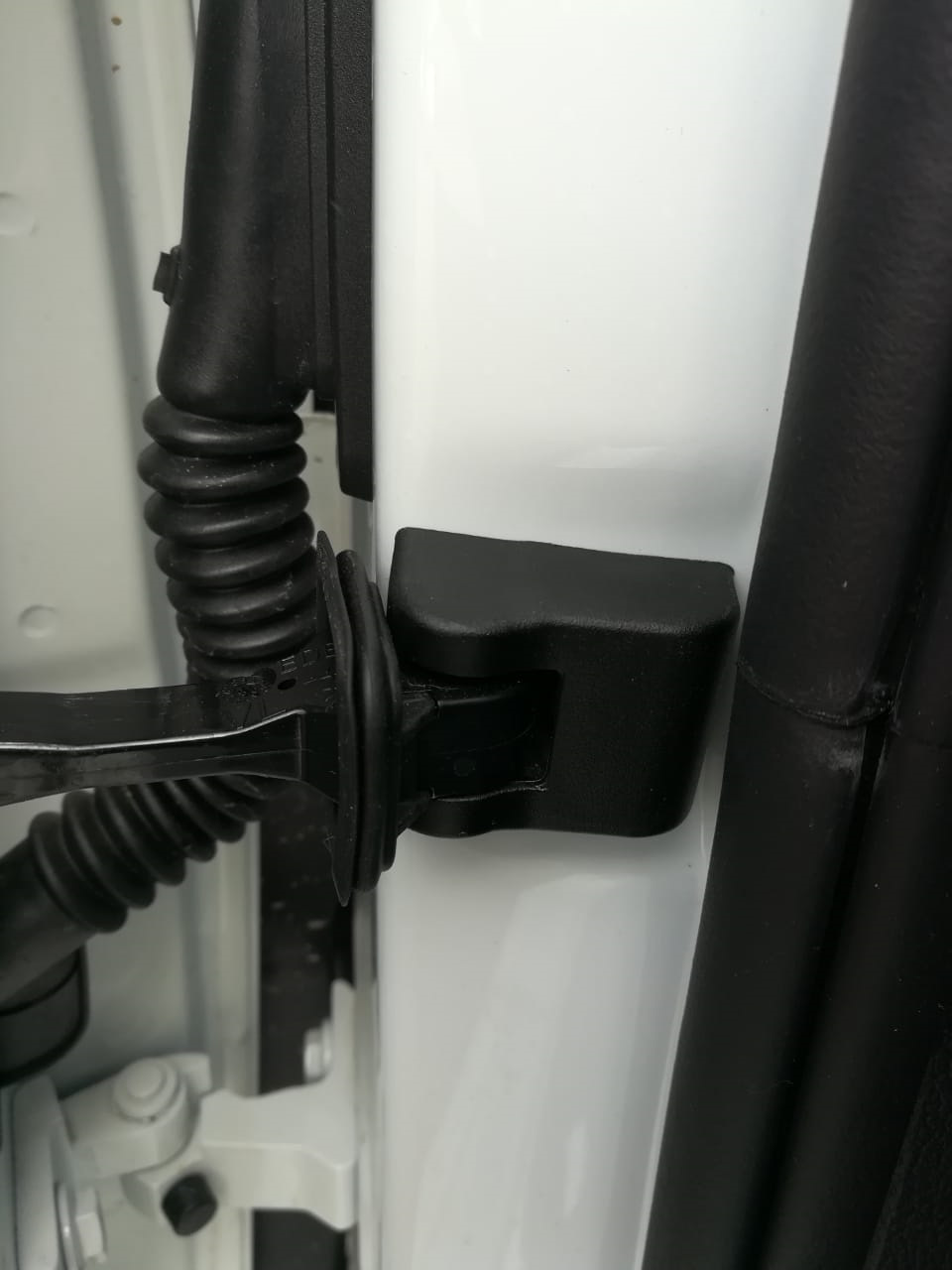 Накладки на петли и замки дверей — Volkswagen Polo Sedan, 1,6 л, 2018 ...