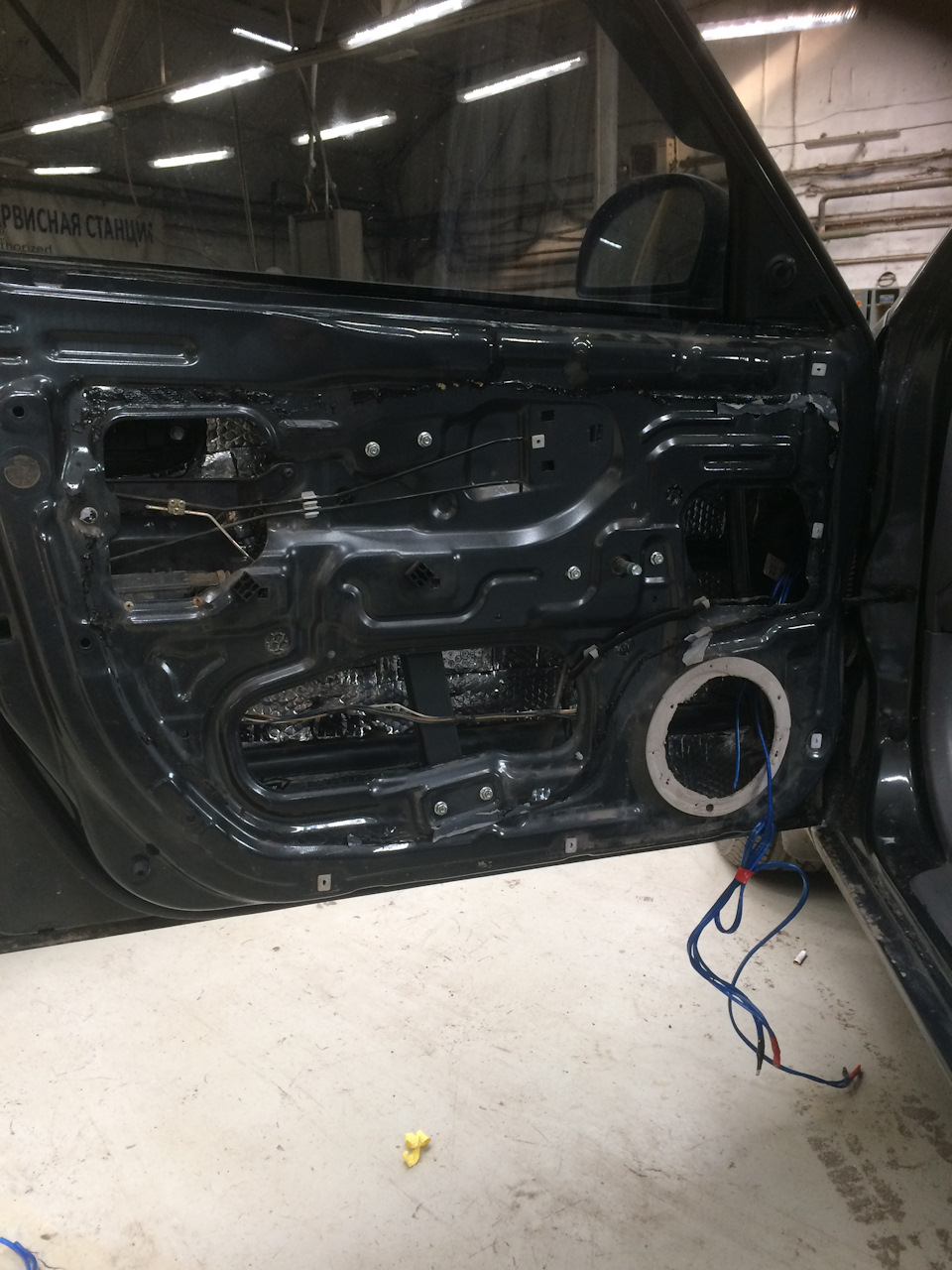 Шумка передних дверей и протяжка акустических проводов. — Hyundai ...