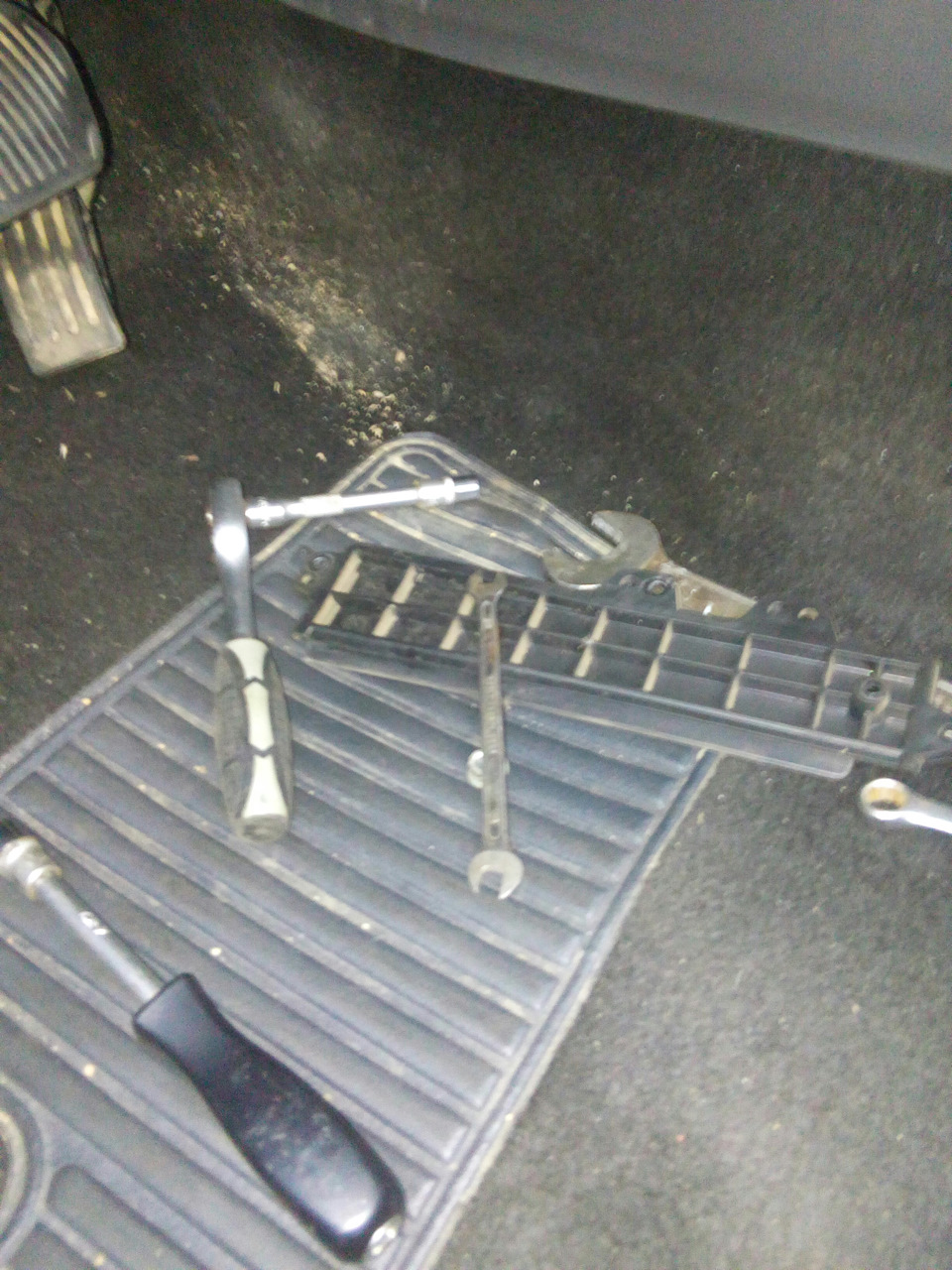 Замена фильтра ФФ2 или изучаем позу йоги)) — Ford Focus II Sedan, 2 л ...