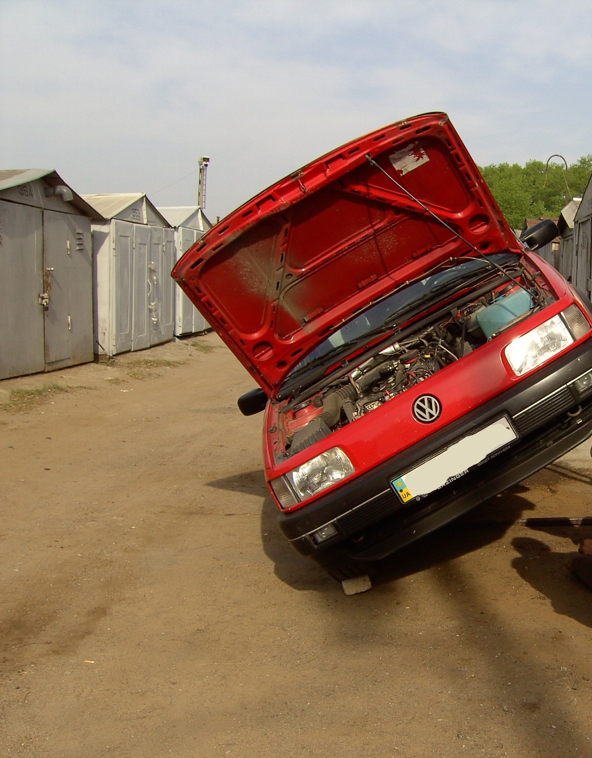 Ужас, , машина под углом! Подварили глушитель) — Volkswagen Passat B3, 1,8  л, 1989 года | поломка | DRIVE2