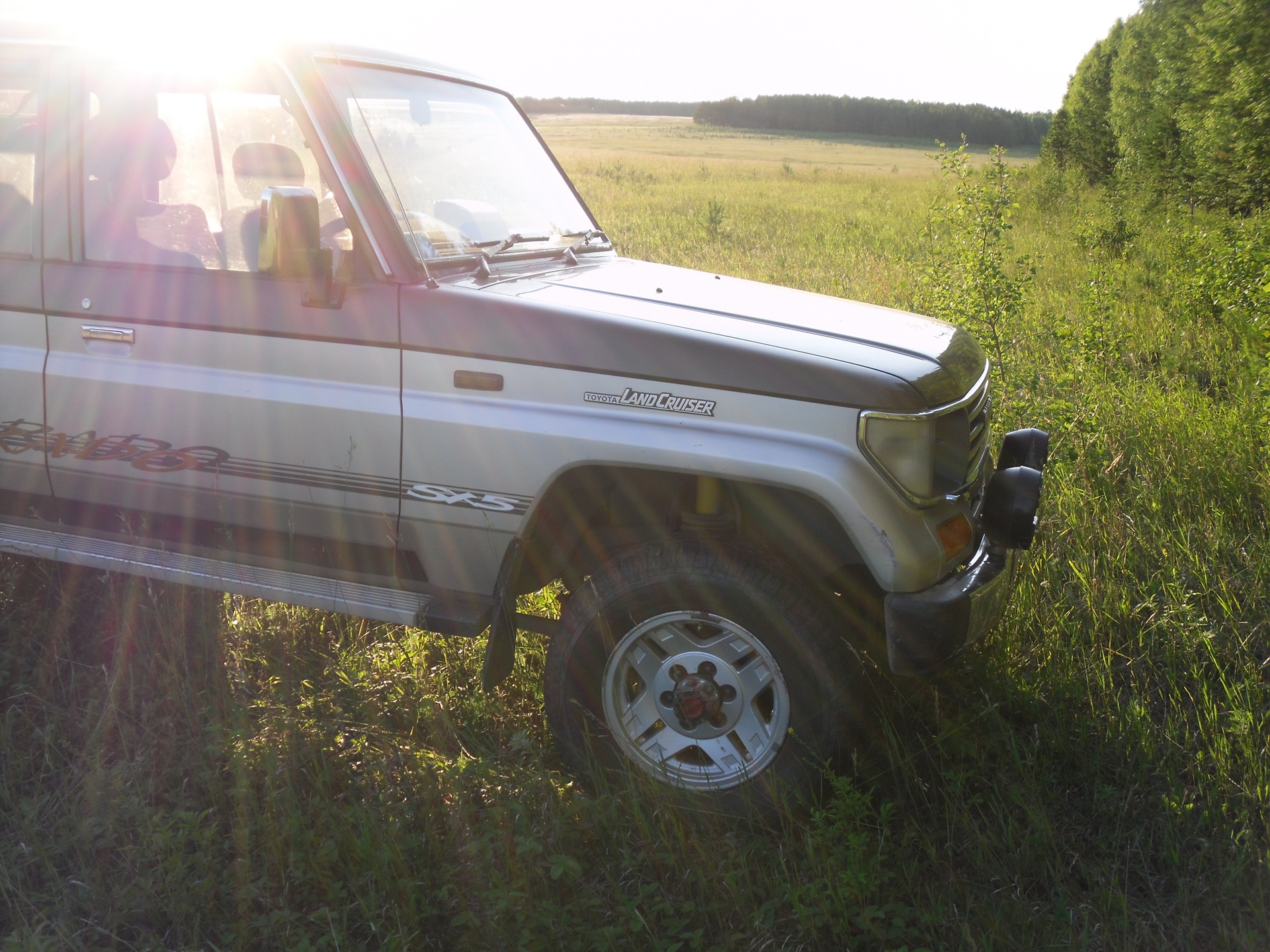      Toyota Land Cruiser Prado 25 1990 