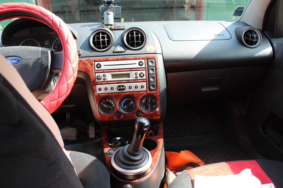 Форд фиеста мк5 2008 как разобрать мафон Декор салона - Ford Fiesta (Mk V), 1,4 л, 2003 года стайлинг DRIVE2