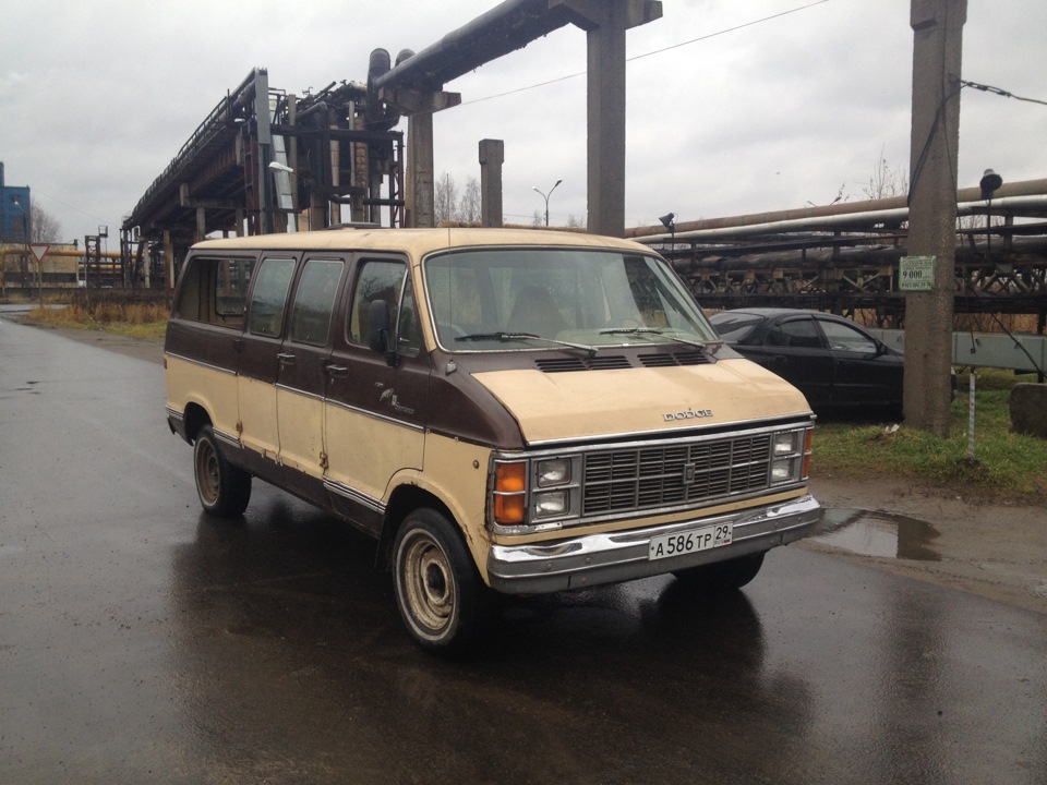 Chevrolet van dodge Ram van