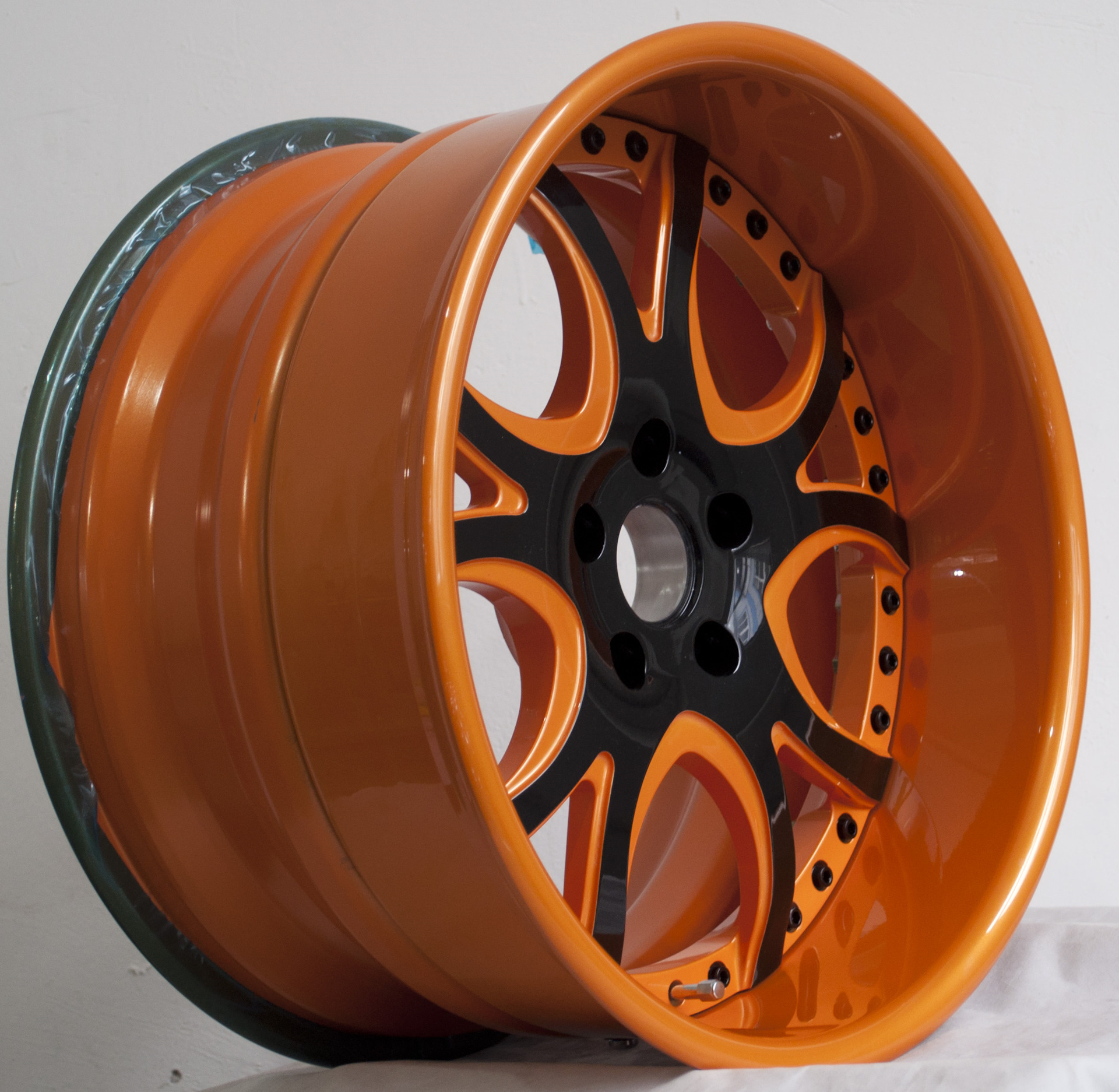оранжевые диски. черно оранжевые диски. диски в оранжевый цвет. оранжевые диски. 5x14/4x98.