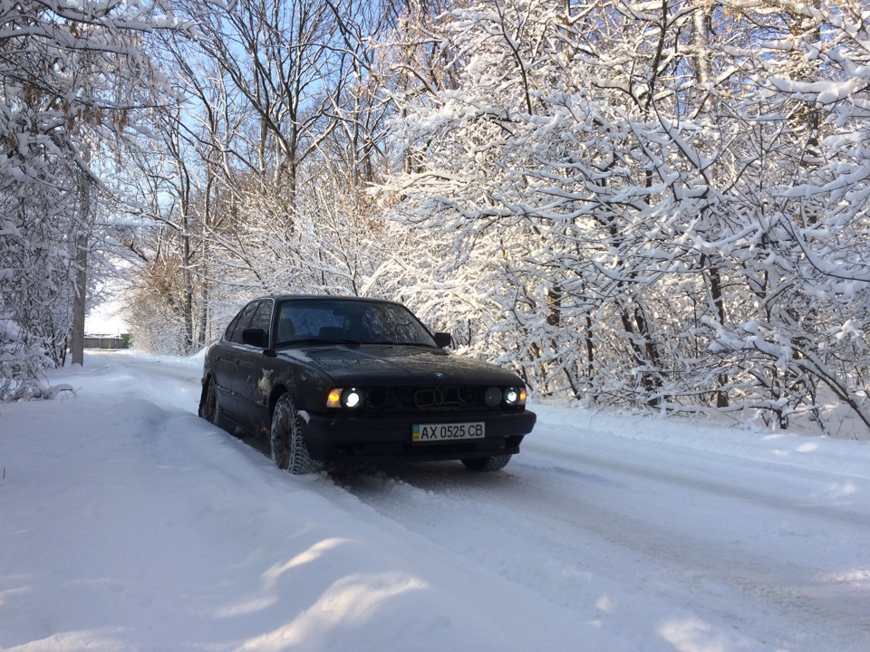 БМВ В деревне зимой