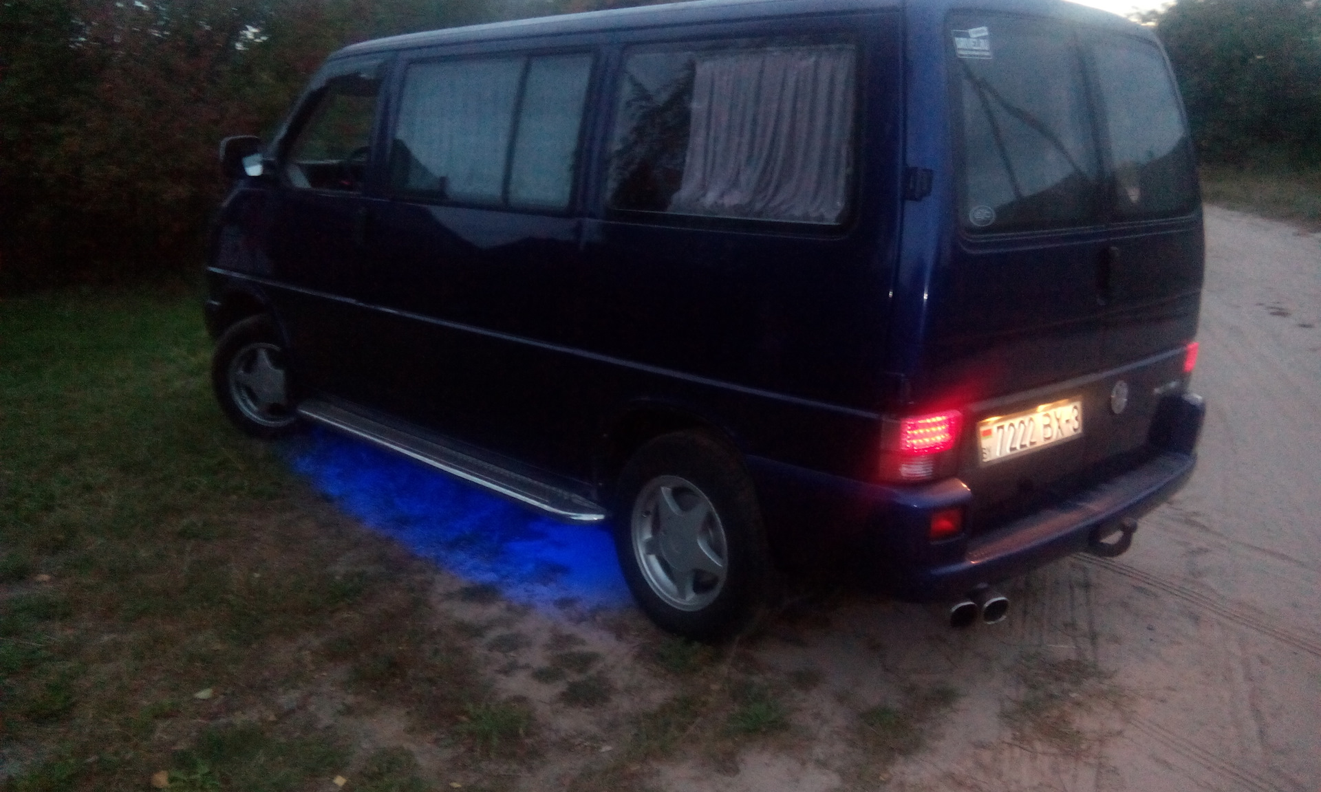 Телескопическая антенна в крыло — Volkswagen Transporter T4, 2,4 л ...