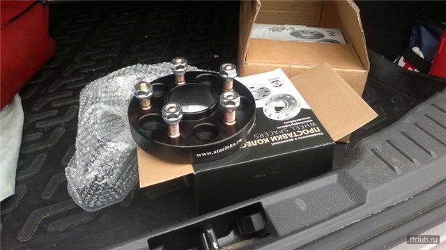 Увеличение вылета колесных дисков. — Ford Focus II Hatchback, 2 л, 2011 ...