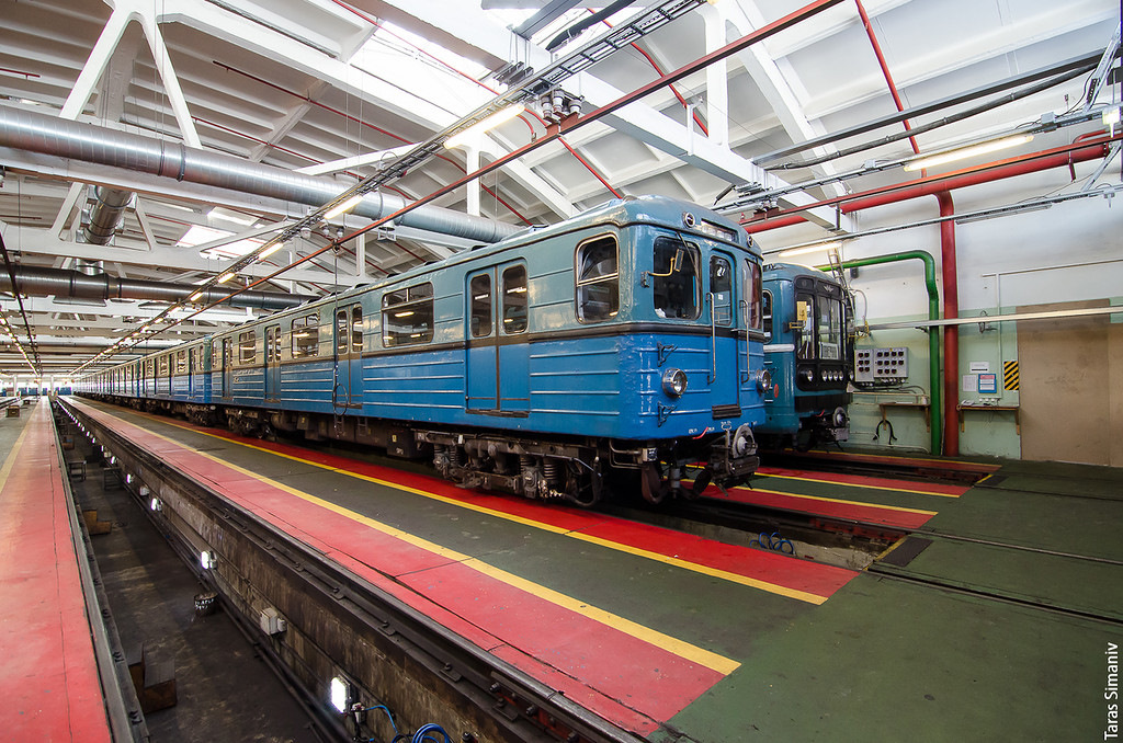 Таганская метро ткл. Вагон еж3 депо планерное. Таганская (станция метро, таганско-краснопресненская линия). Еж-3 вагон метро. Ежи на таганско краснопресненской линии.