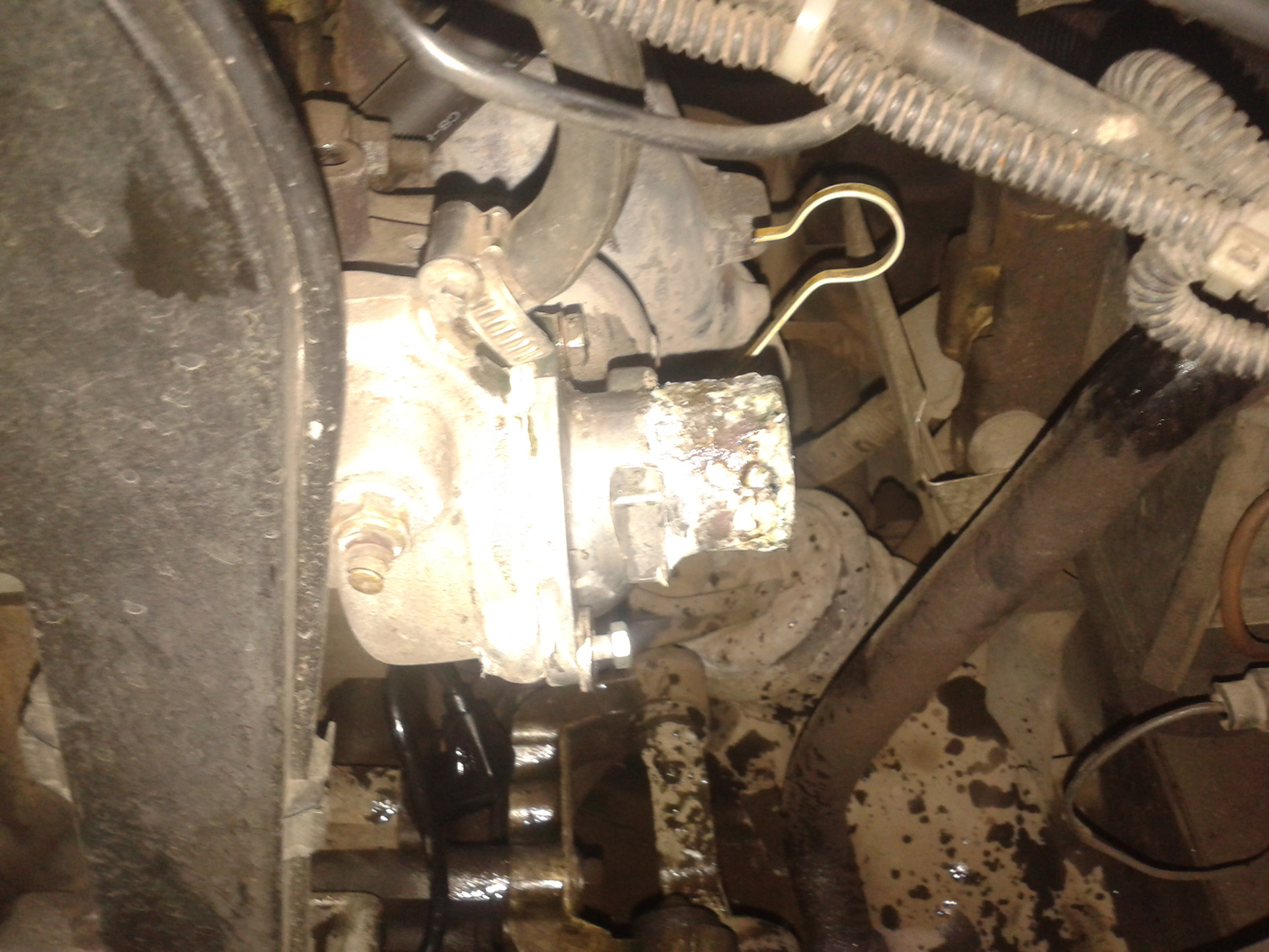 Замена термостата и установка краника слива тосола — Opel Omega A, 2 л ...