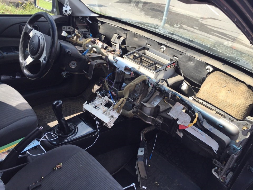 Радиатор печки mitsubishi colt. Лансер 9 радиатор печки осмотр. 6. Снять сервопривод отопителя климата лансер 9. Лансер 10 снятие панели.