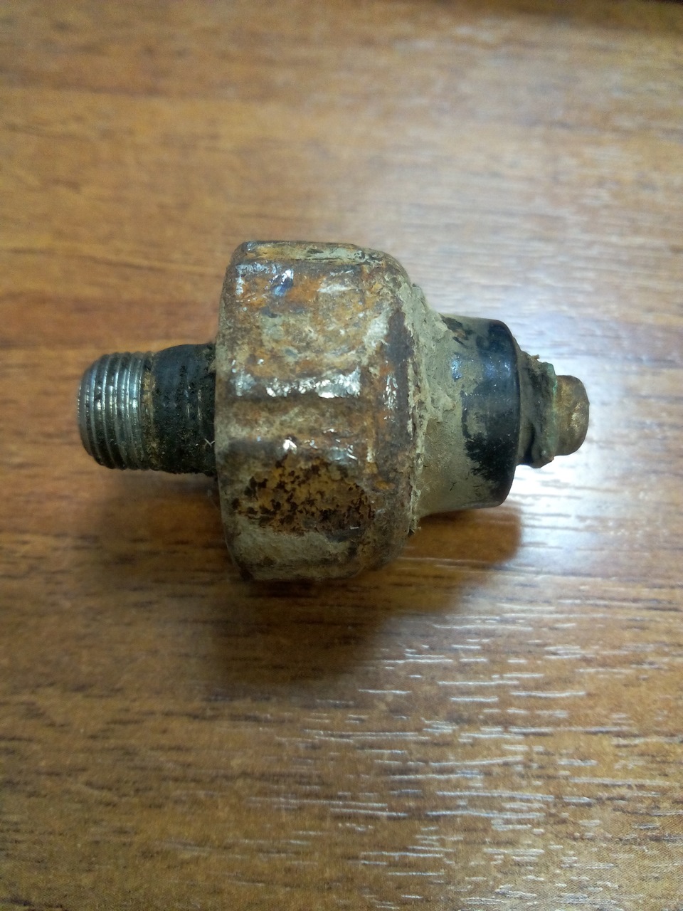 Mitsubishi carisma датчик давления масла. Датчик давления масла mitsubishi s16r. Датчик давления масла mitsubishi lancer 9. Mitsubishi 1258a002 датчик давления масла на блоке. Датчик давления масла mitsubishi lancer sport 2008.