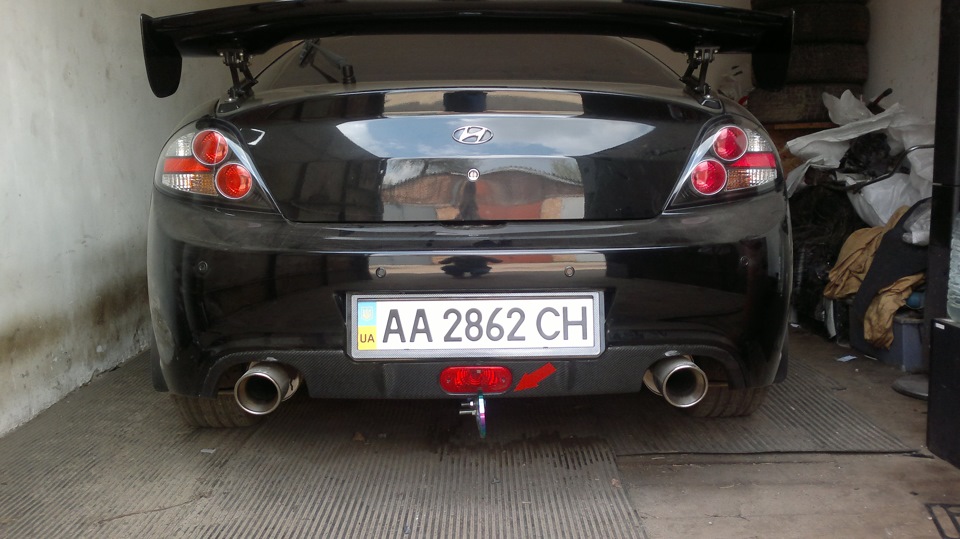 Карбоновая рамка под номер — Hyundai Coupe (GK), 2 л, 2010 года ...