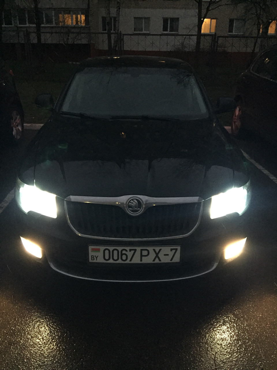 Мерцание света в фарах, освещении номера? — Skoda Superb Mk2, 1,8 л, 2010  года | другое | DRIVE2