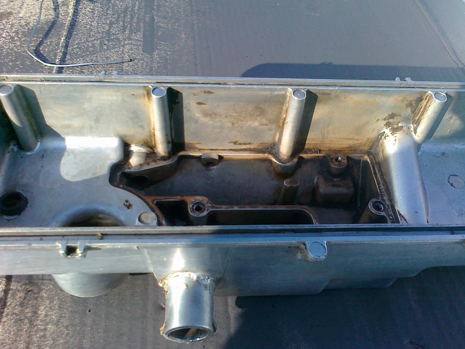 Засорился патрубок отсоса картерных газов в задроссельное пространство ...