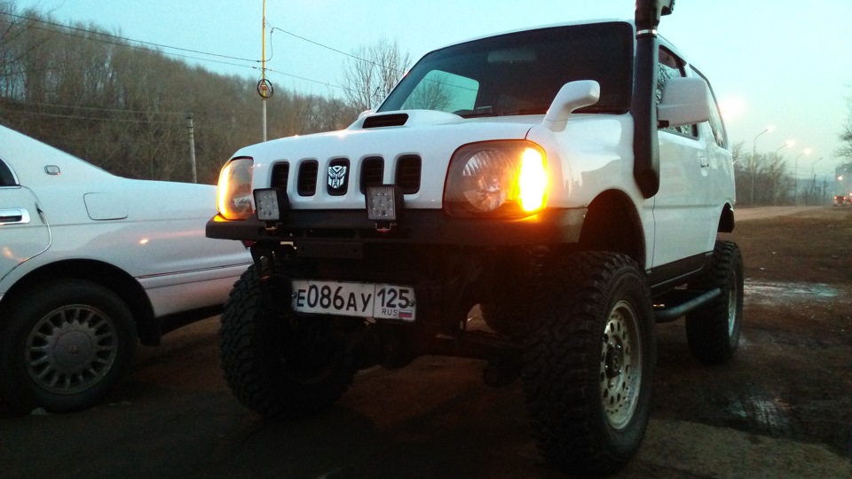 Suzuki Jimny "Wild White"