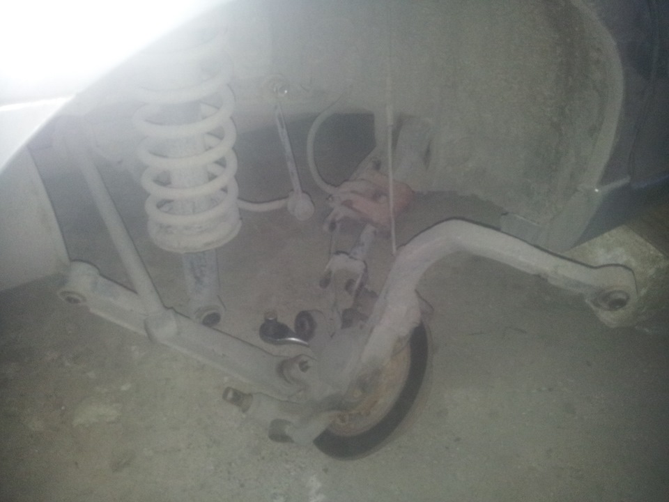 Замена верхнего саилента задней цапвы и пыльника шаровой поперечного ...